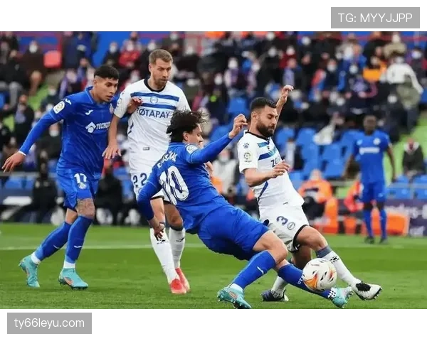 西甲多队主场强势不败，连胜纪录引球迷热议