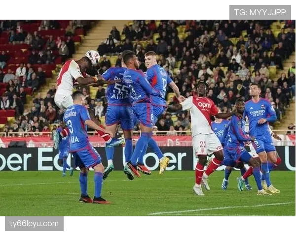 洛里昂在激烈对决中逆转获胜,展现出顽强比赛精神值得关注 洛里昂在激烈对决中逆转获胜,展现出顽强比赛精神值得关注